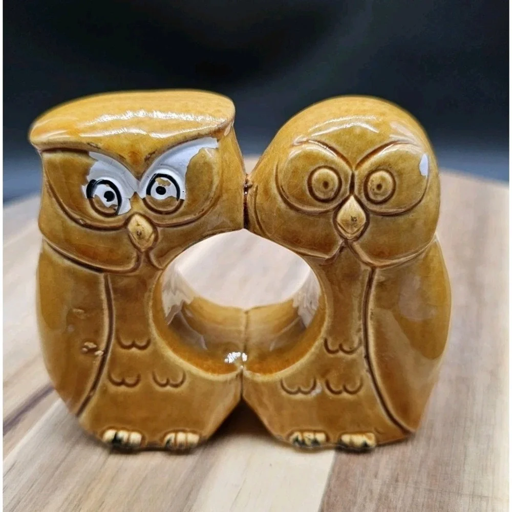 Vintage Owls Joined Pair Salt & Pepper Shaker Made In Japan Some Paint Wear